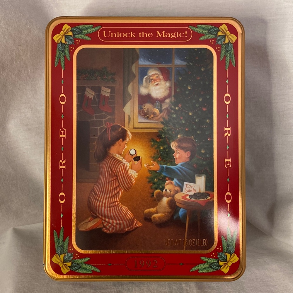 1992 Waiting For Santa Oreo Cookie Tin Can Nabisco ~ Unlock The Magic~8”x6”x2.5